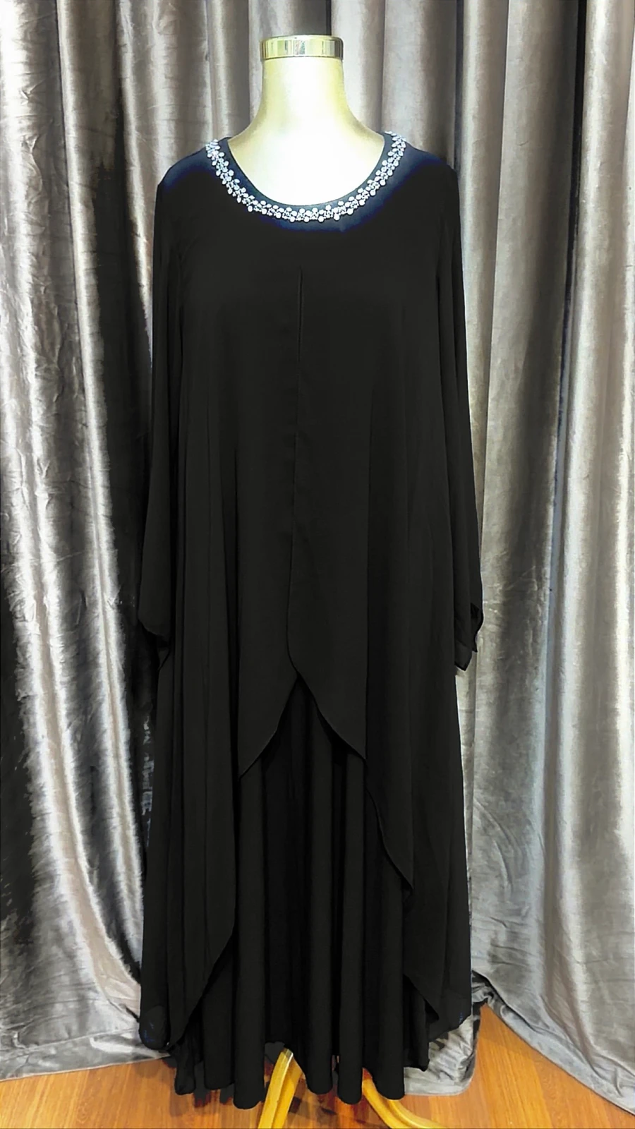فستان نسائي أسود بتطريز | Women's Black Embellished Dress