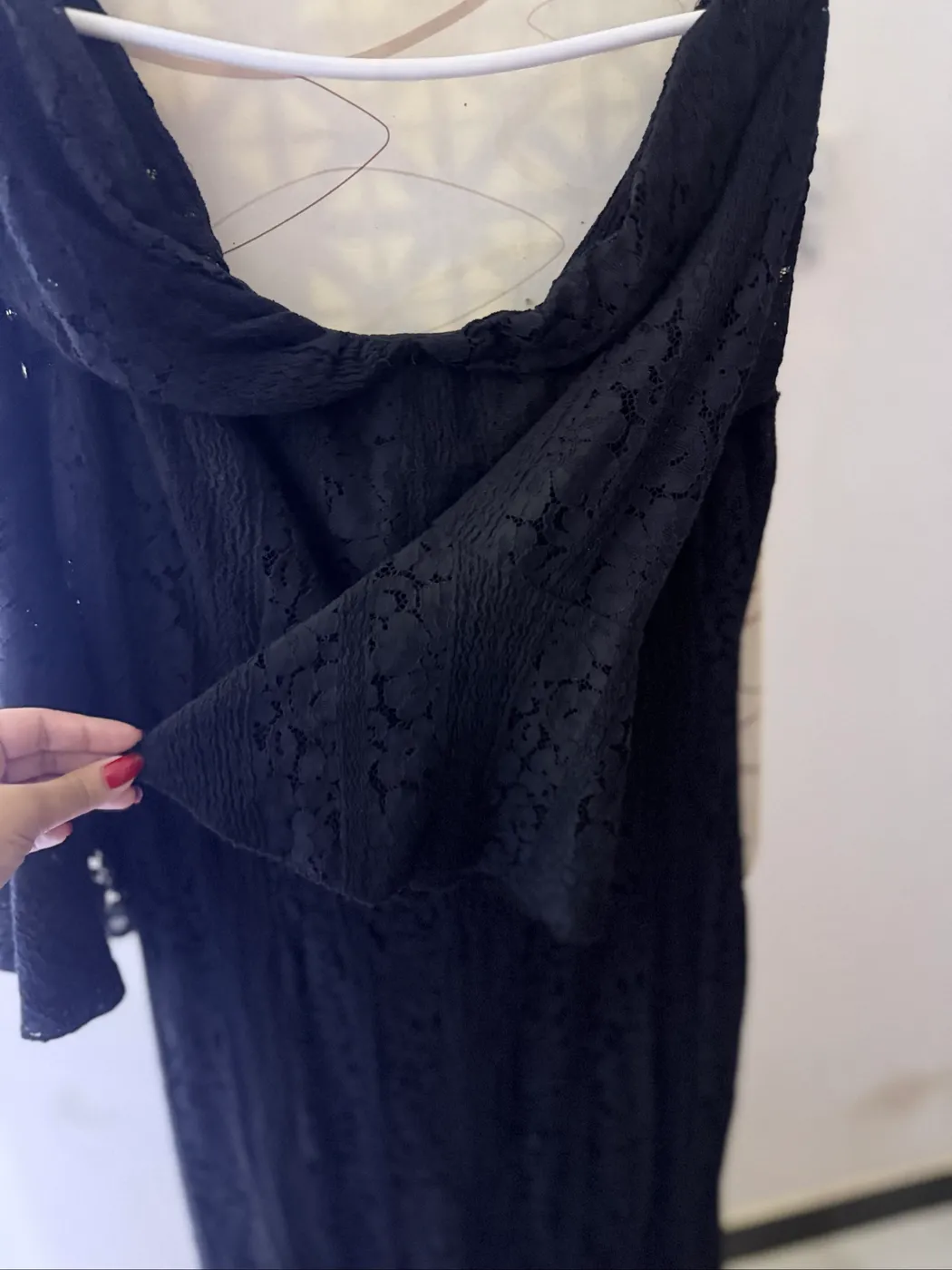فستان نسائي طويل اسود دانتيل - صورة 3