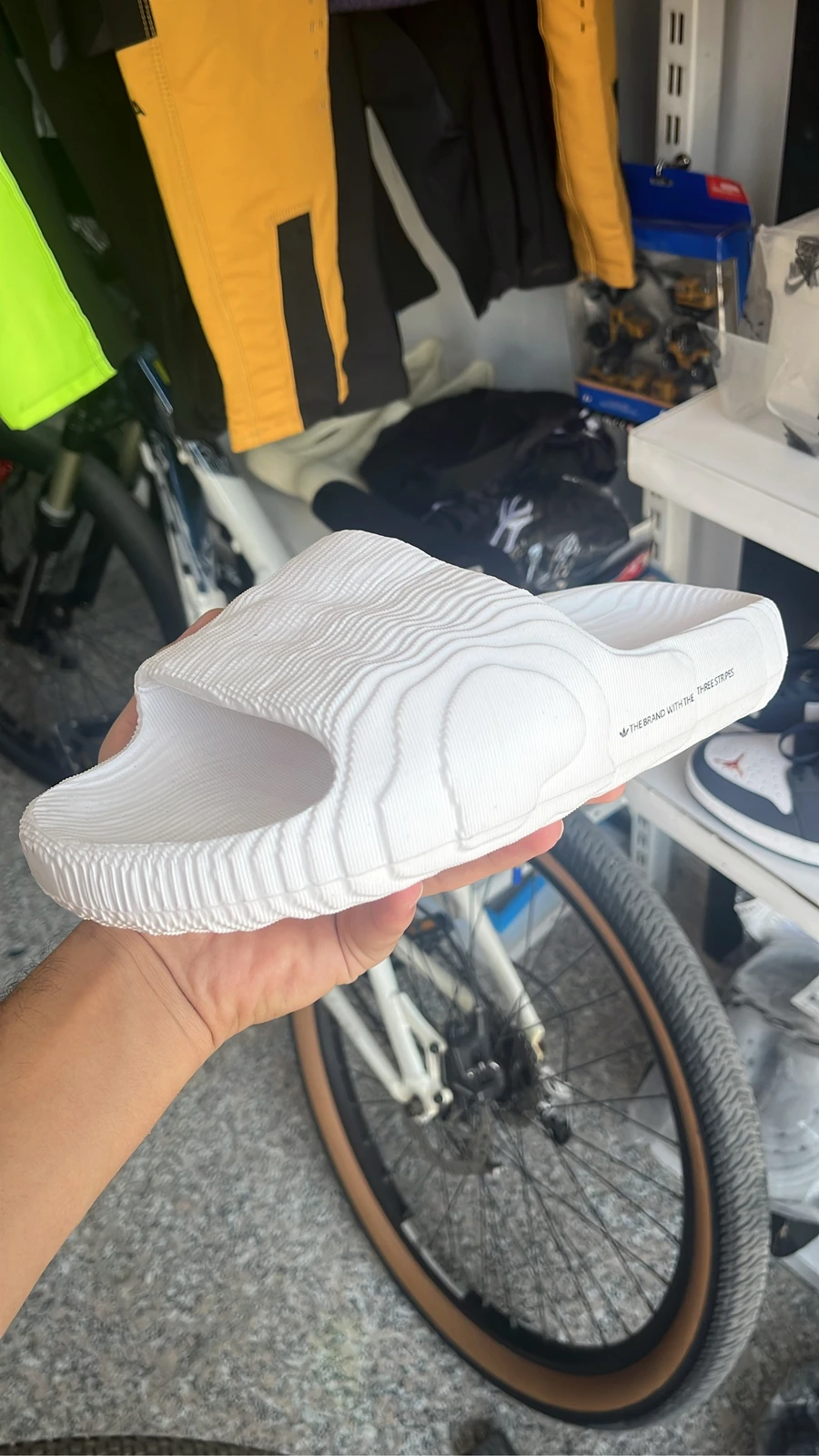 شبشب أديداس أبيض | White Adidas Slides