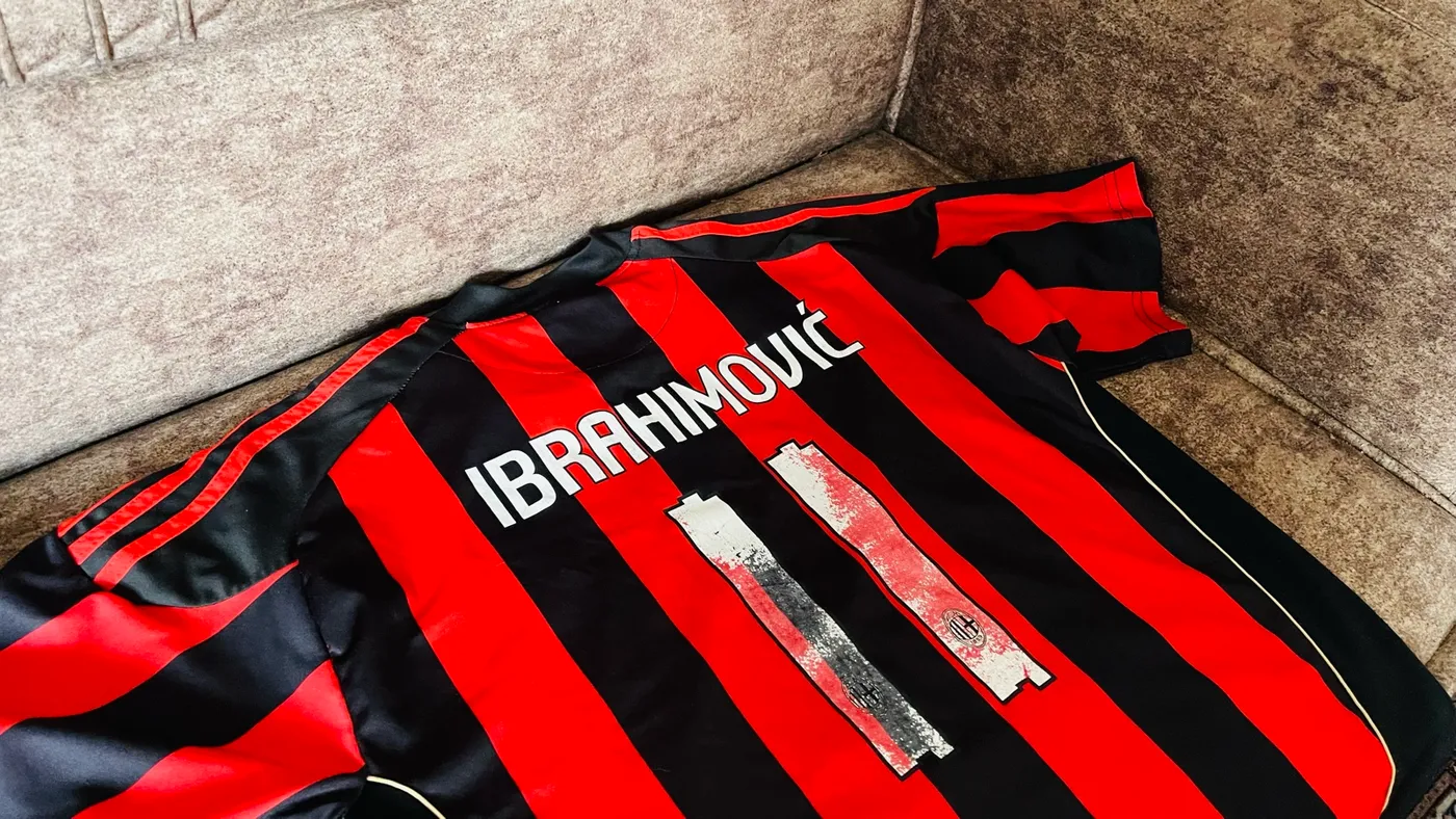 دريس AC MILAN - صورة 3