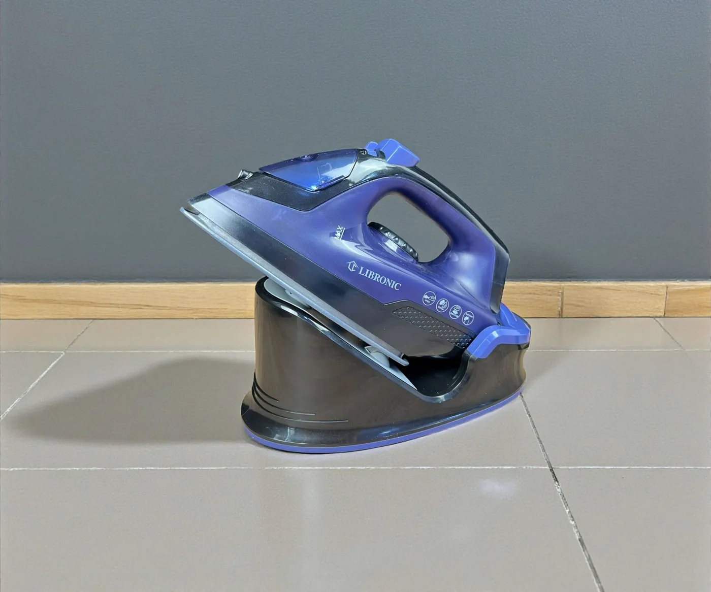 مكواة بخارية لاسلكية LUBRONIC CC-100C - صورة 5