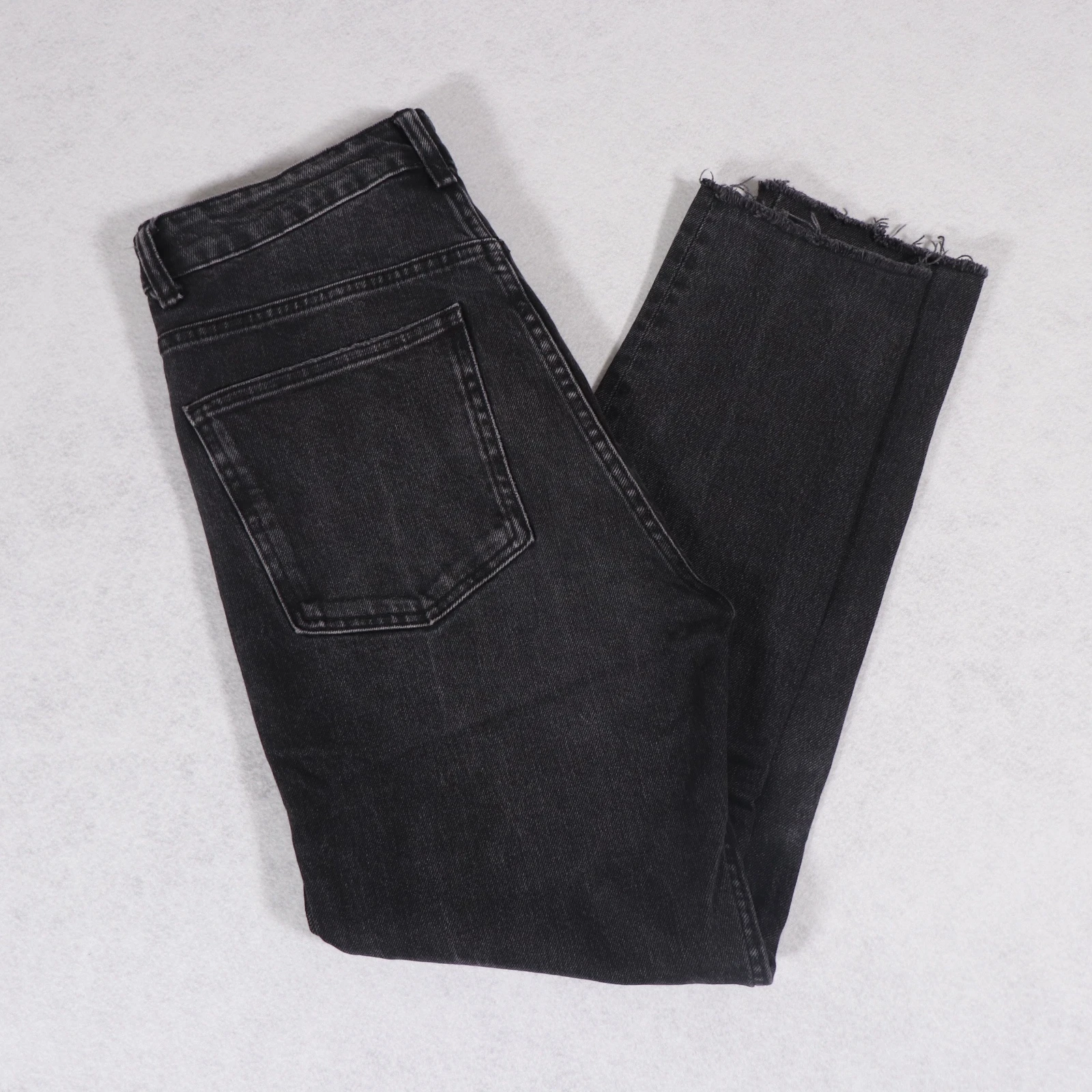 بنطلون جينز أسود بحافة ممزقة | Black Frayed Hem Jeans