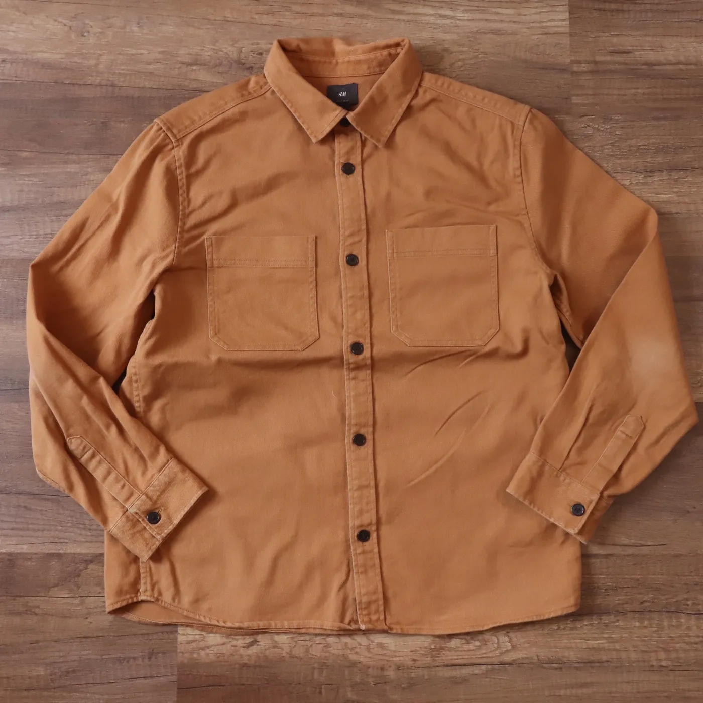 قميص رجالي H&M لون جملي