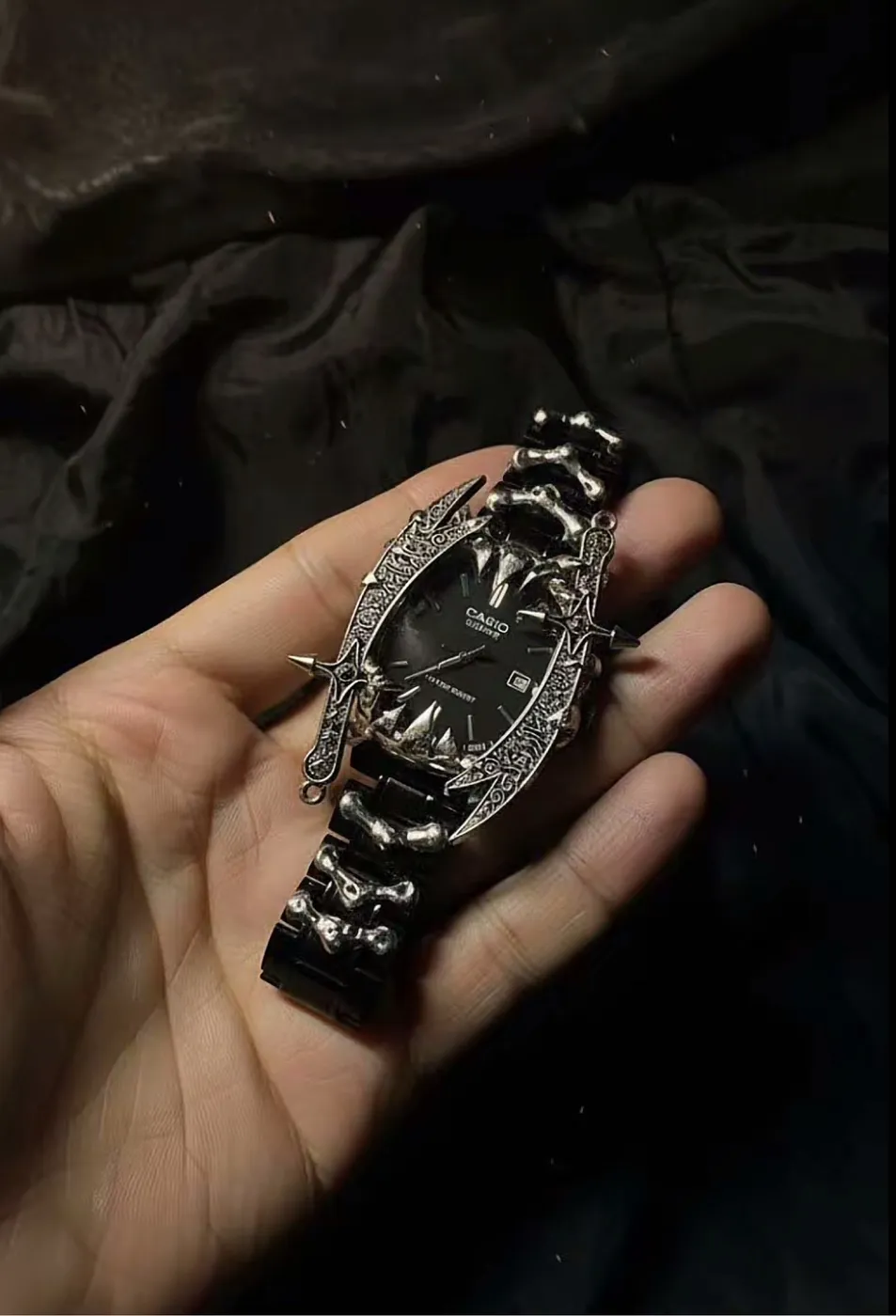 ساعة كاسيو كوارتز بتصميم قوطي | Casio Quartz Watch Gothic Design