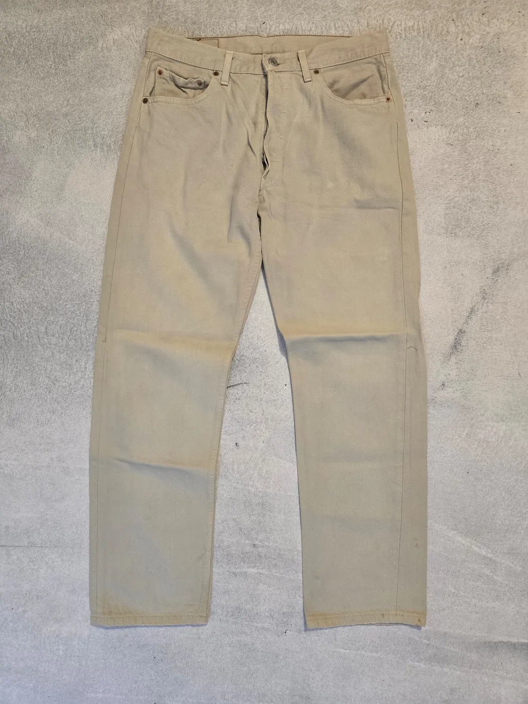 بنطرون جينز Levis لون بيج