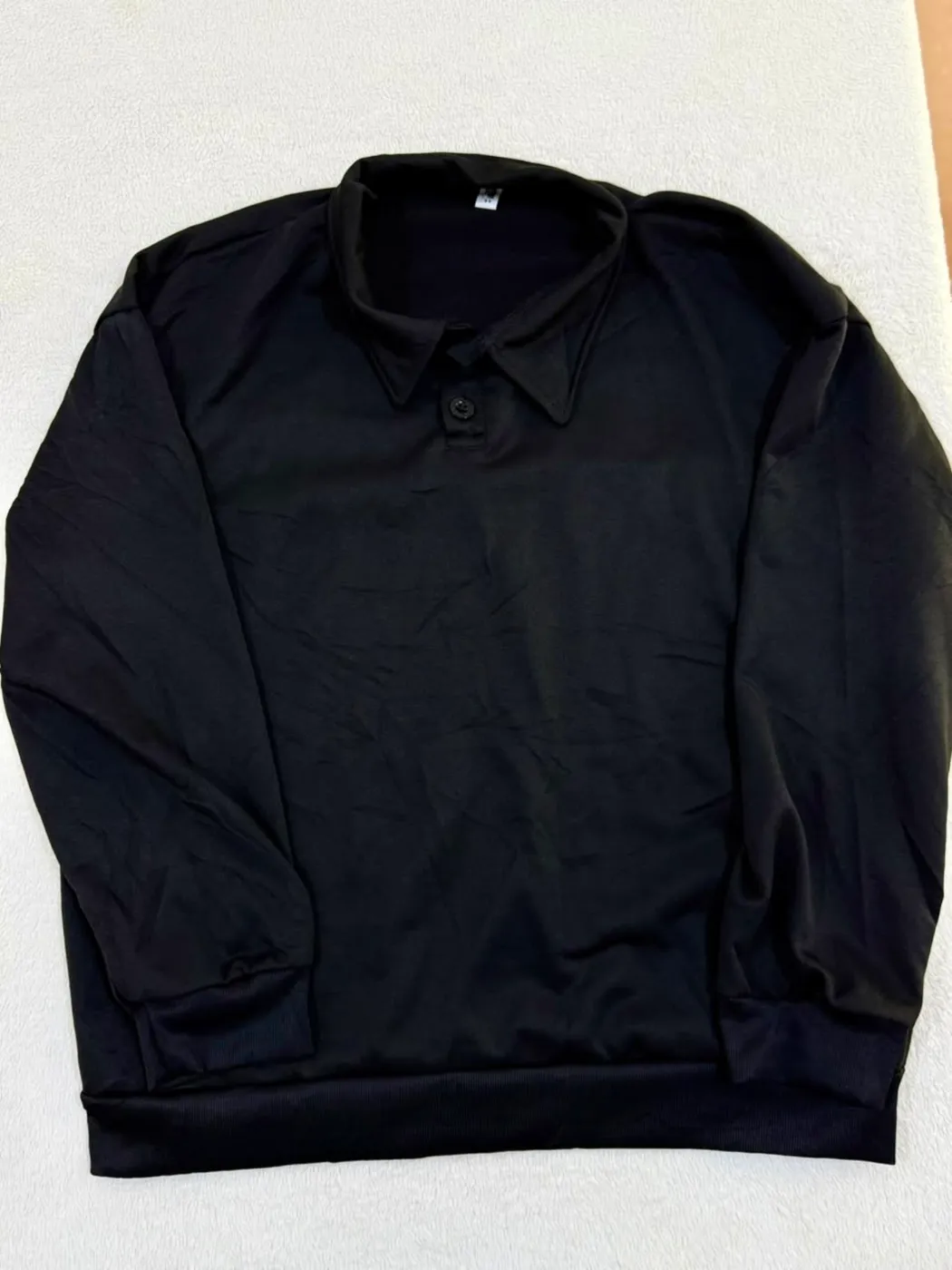 بلوزة بولو بأكمام طويلة لون أسود | Black Long-Sleeve Polo Shirt