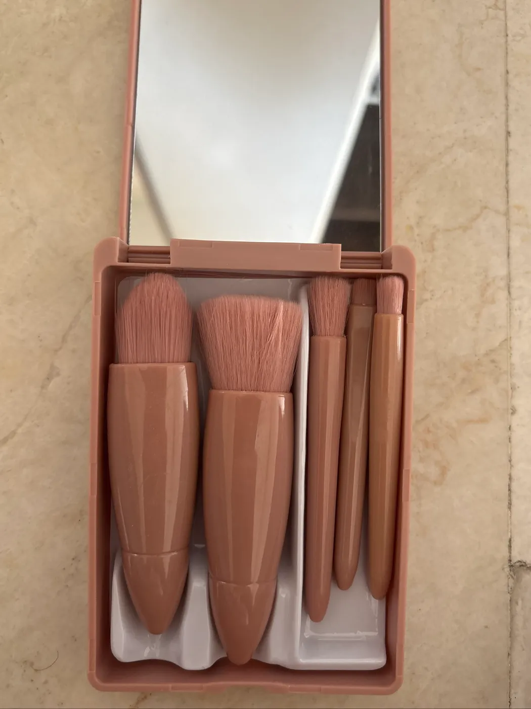 مجموعة فرش مكياج مع مرآة | Makeup Brush Set with Mirror