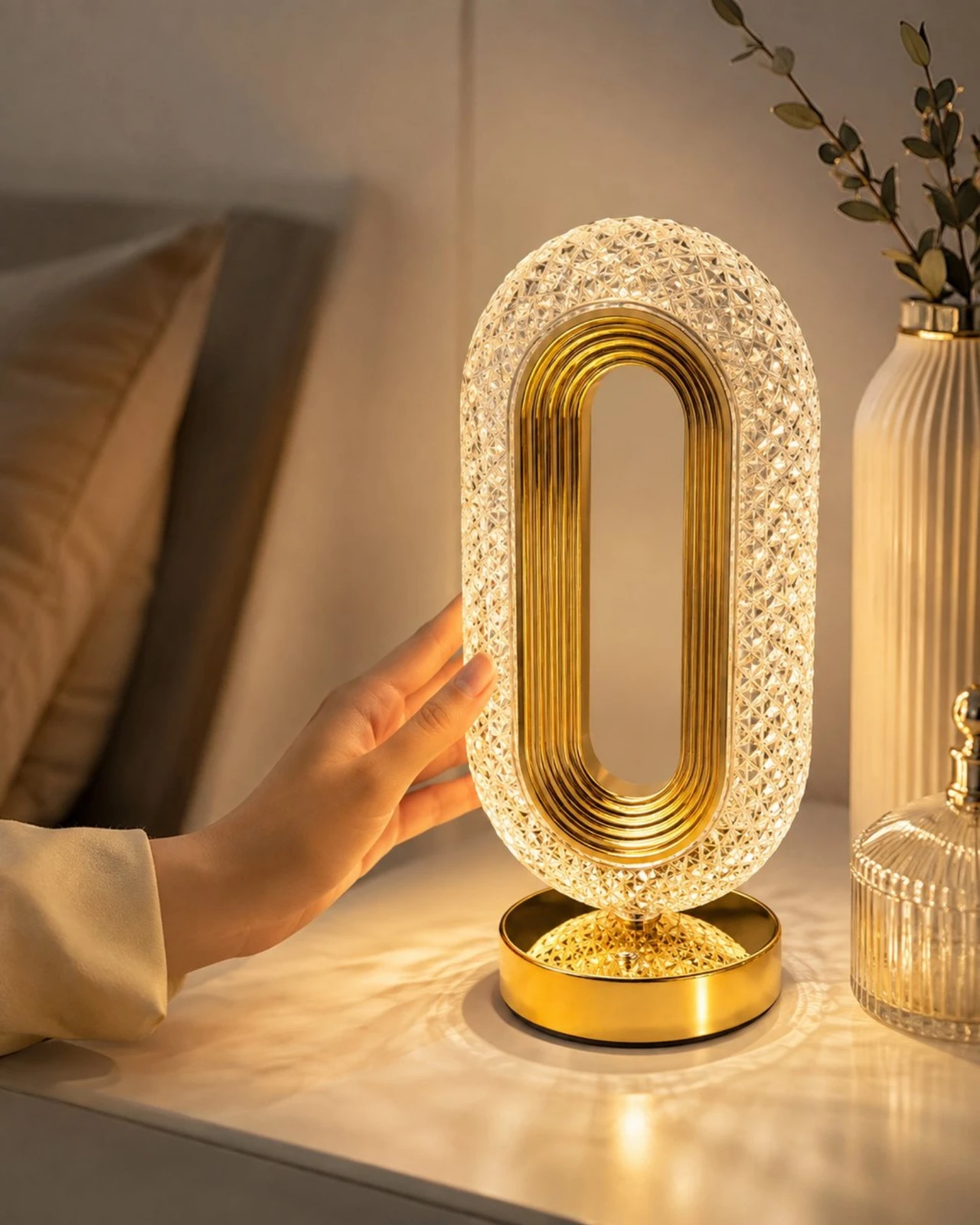 مصباح طاولة كريستال بتصميم بيضوي | Oval Crystal Table Lamp