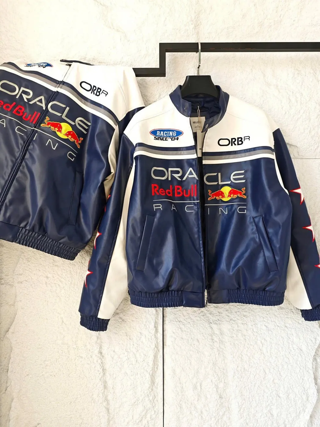 قمصلة جلد ريدبول RED BULL - صورة 4