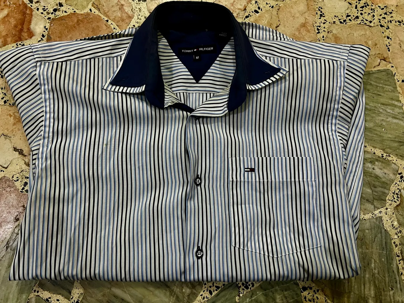 قميص TOMMY