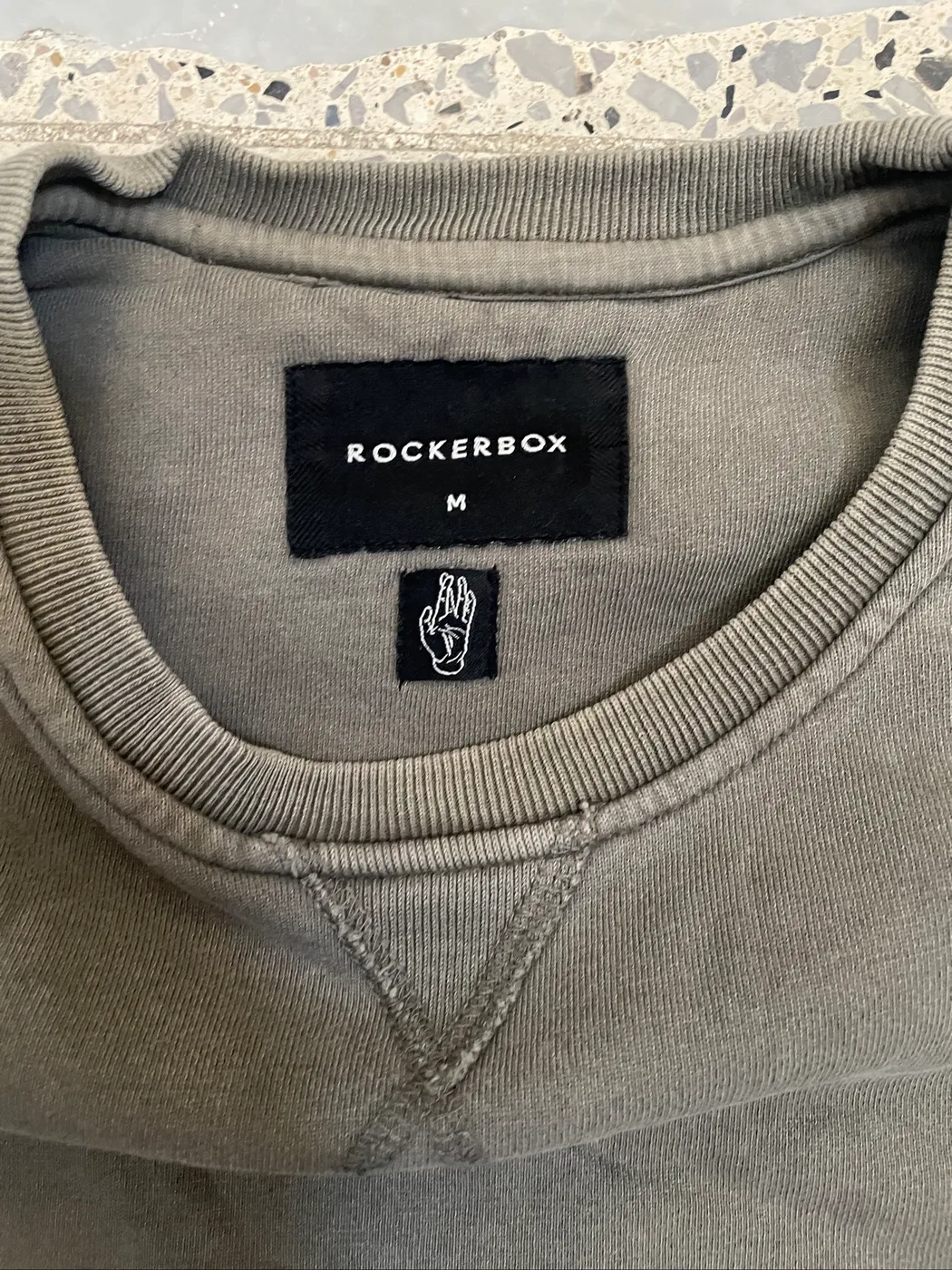بلوز من ماركة Rockerbox