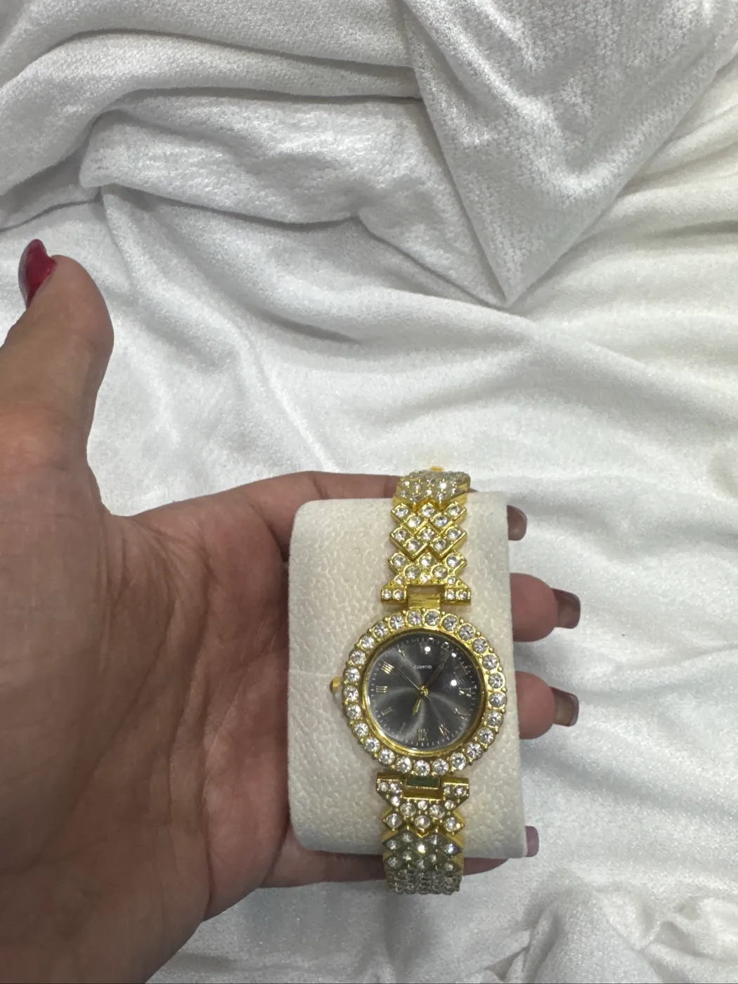 ساعة يد نسائية لون ذهبي مرصعة | Gold Color Embellished Women's Wristwatch