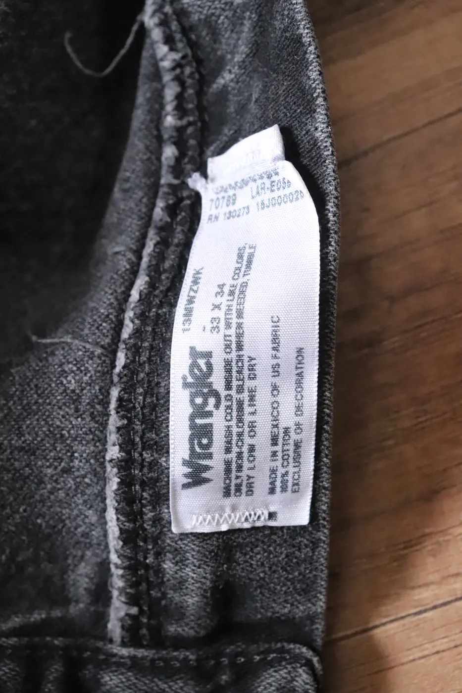 بنطلون جينز Wrangler مقاس 33 X 34 - صورة 3