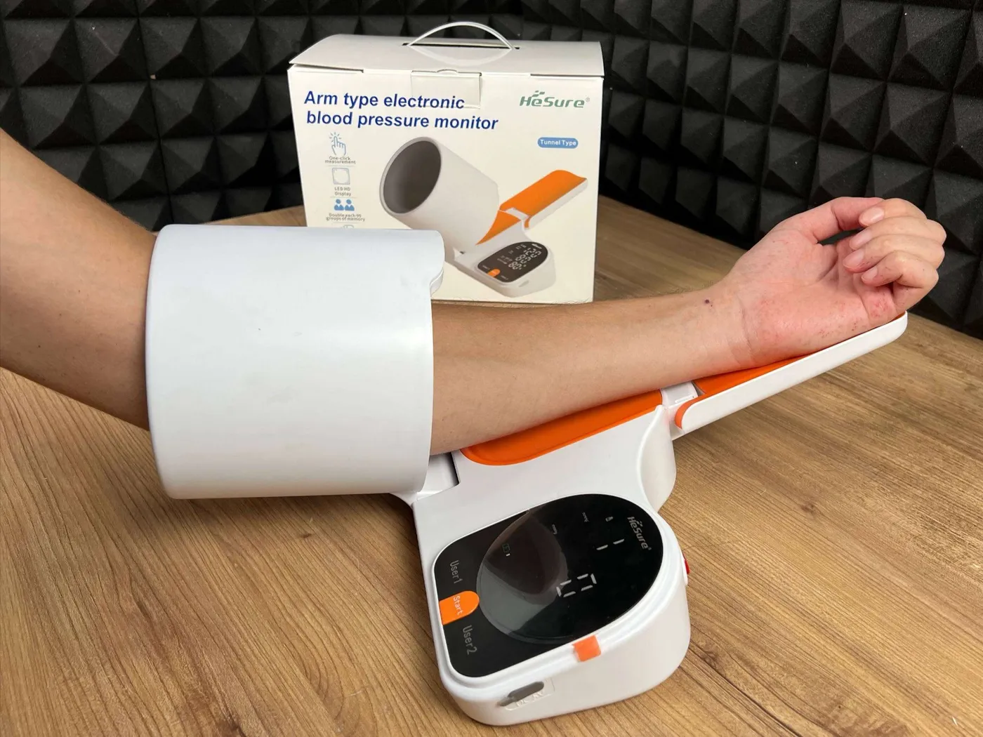 جهاز قياس ضغط الدم الإلكتروني من HeSure | HeSure Electronic Blood Pressure Mo...