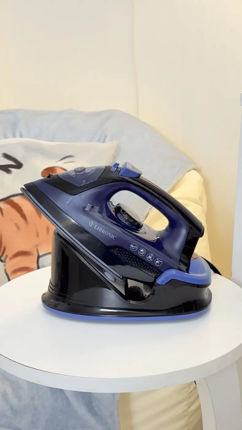 مكواة بخارية لاسلكية LUBRONIC CC-100C - صورة 3
