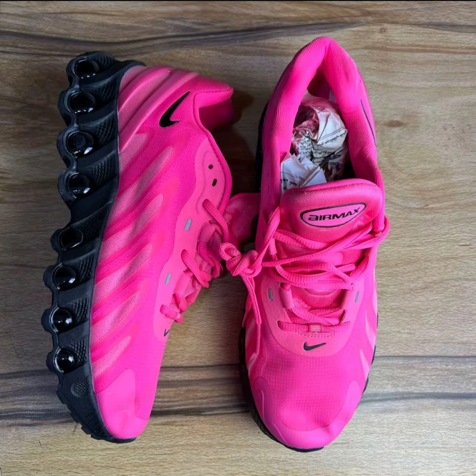 حذاء نايكي اير ماكس وردي فاقع | Pink Nike Air Max Shoes