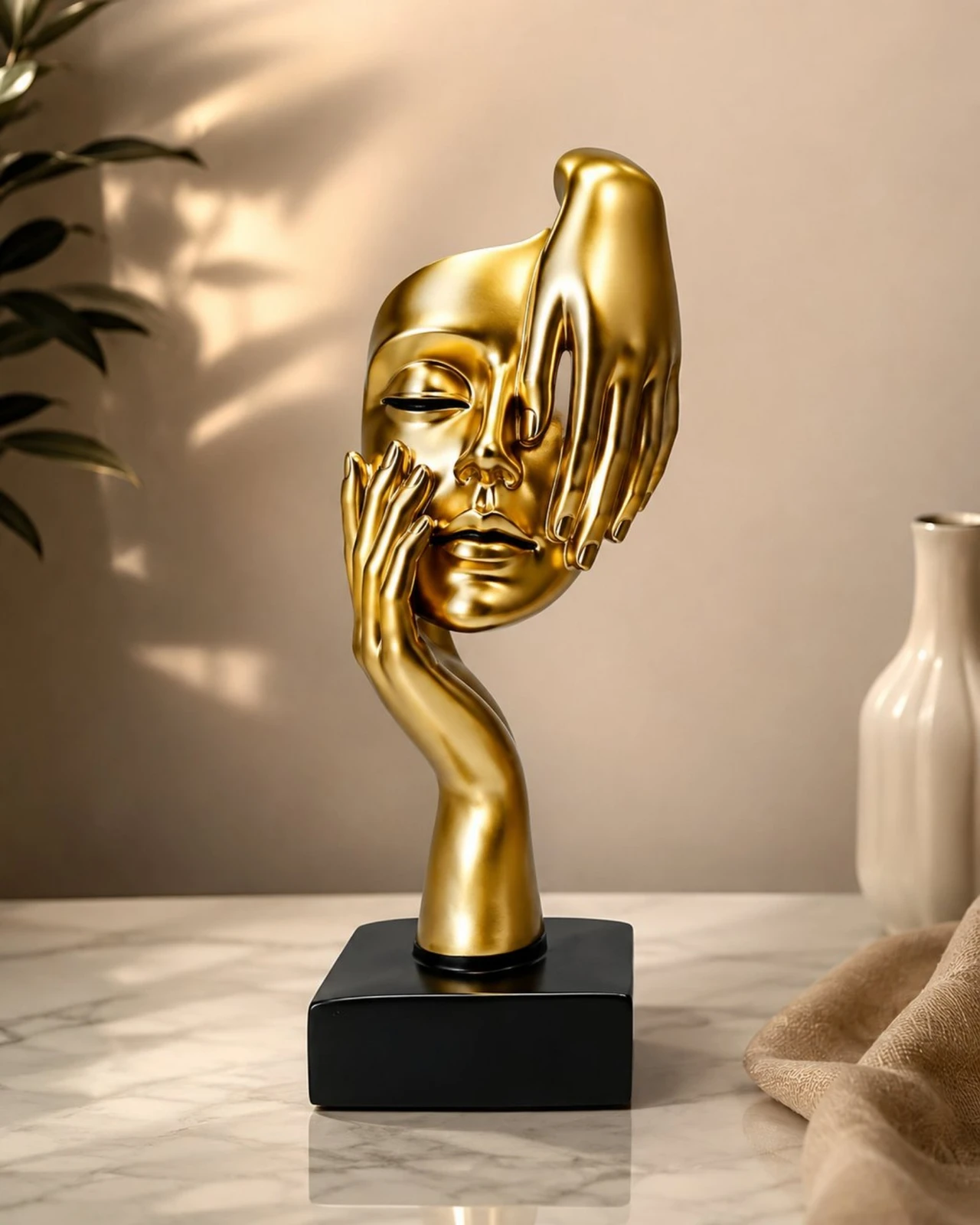 تمثال وجه ويدين لون ذهبي | Gold Color Face and Hands Statue