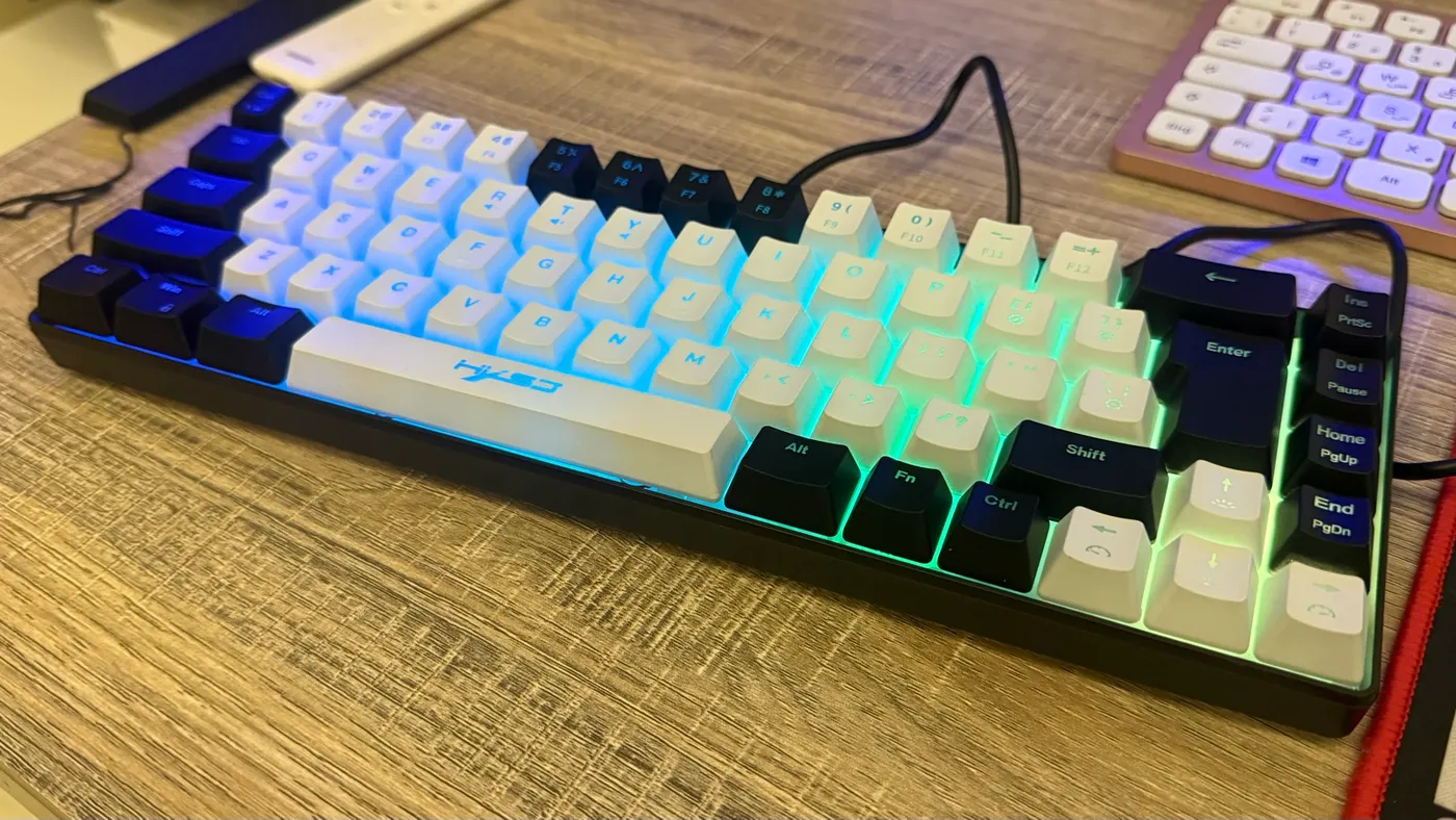 كيبورد ألعاب HJS بإضاءة RGB | HJS Gaming Keyboard with RGB Lighting