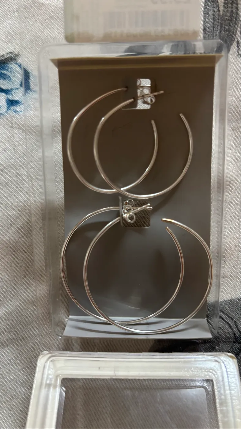 حلقان نسائية لون فضي | Women's Silver Color Hoop Earrings