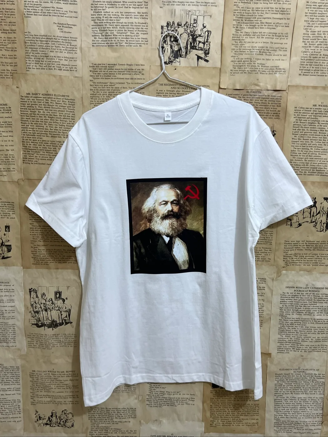 تي شيرت أبيض بطبعة كارل ماركس | White T-shirt with Karl Marx Print