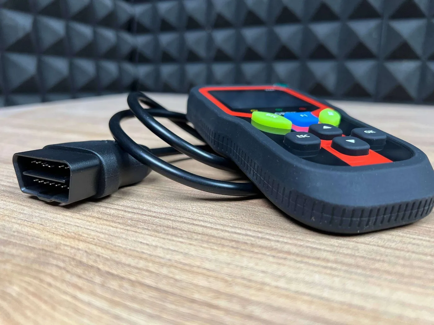 جهاز فحص سيارات OBDII موديل V321 - صورة 4