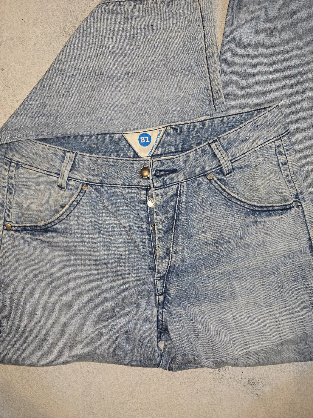 بنطرون جينز أزرق فاتح قياس 31 | Light Blue Denim Jeans Size 31 - صورة 3