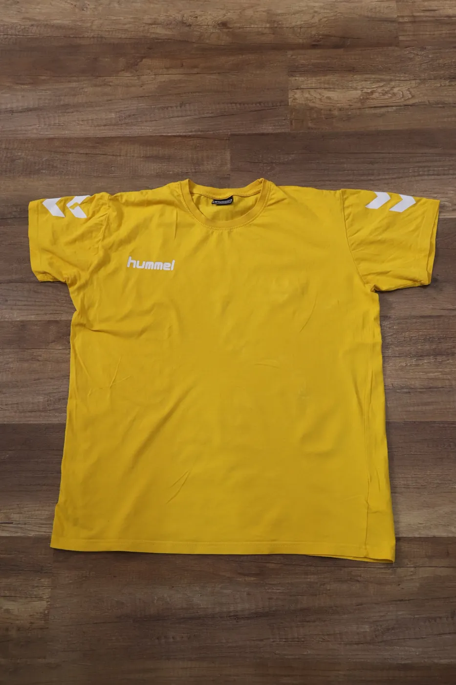 تيشيرت Hummel رياضي أصفر