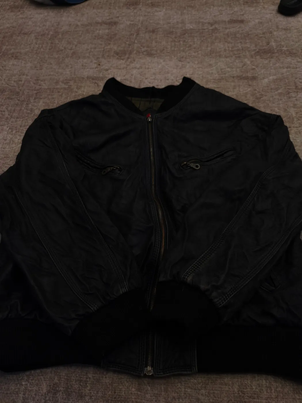 سترة جلدية سوداء | Black Leather Jacket