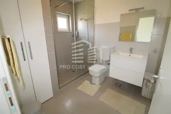 Kuća sa dvorištem - Lješevo /145m²