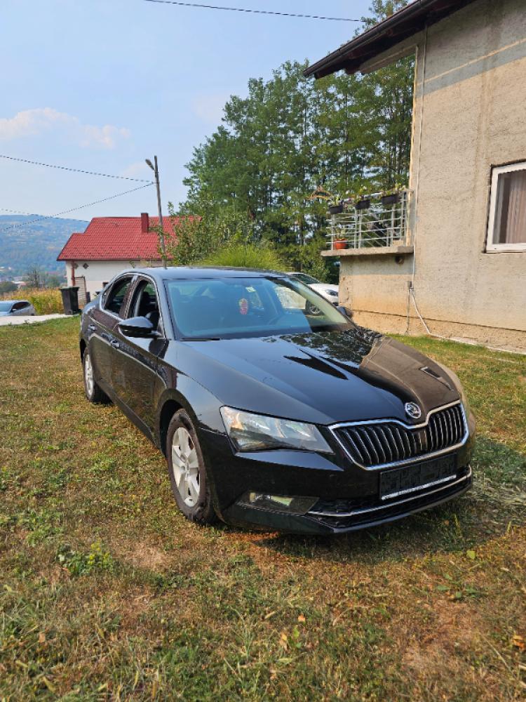 Škoda superb