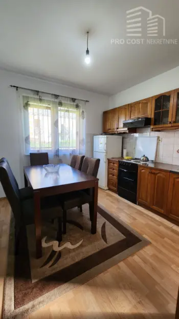 Kuća sa dvorištem- Ulica Podrinjska, Hadžići /180m²