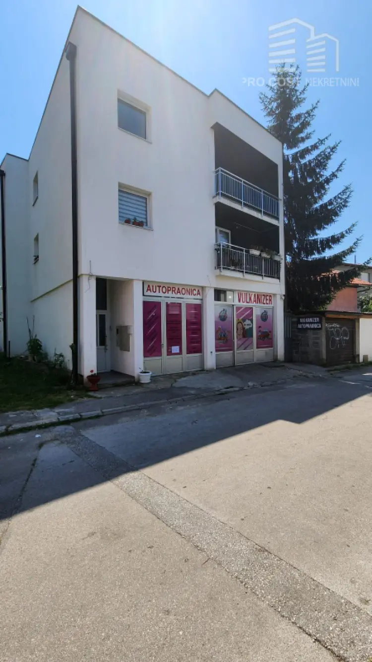 Poslovni prostor - Dobrinja / 130 m²