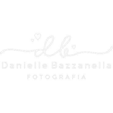 Logotipo da empresa DANIELLE BAZZANELLA FOTOGRAFIA