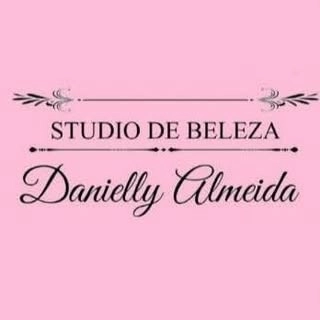 Logotipo da empresa Studio de Beleza