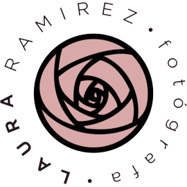 Logotipo da empresa LAURA RAMIREZ FOTOGRAFA