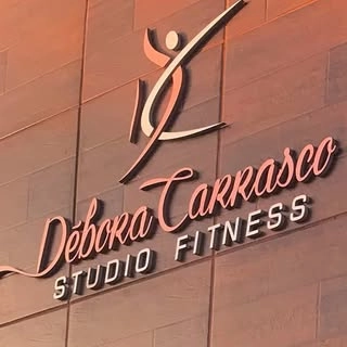 Logotipo da empresa DEBORA CARRASCO PERSONAL TRAINER