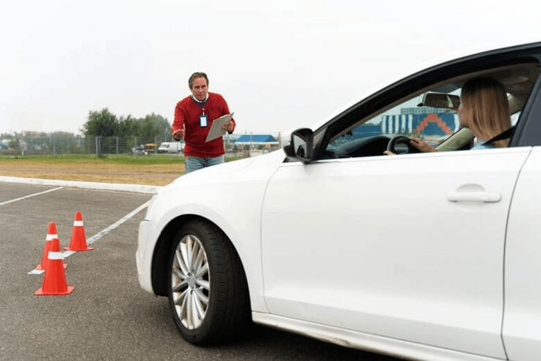 top driving school in Dubai.