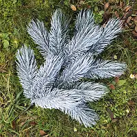 Декоративна штучна хвоя лита гілка ялинки Сосна 60 см засніжена