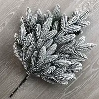 Декоративна штучна хвоя лита гілка ялинки Classic 60 см засніжена