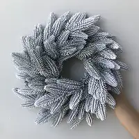 Вінок хвойний різдвяний Classic литий  d-40 см засніжений