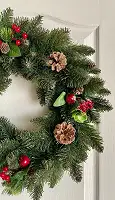 Різдвяний вінок "Elegant" з штучної хвої d-50 см зелений з декором