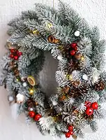 Вінок новорічний різдвяний Elegant зі штучної хвої d-50 см засніжений