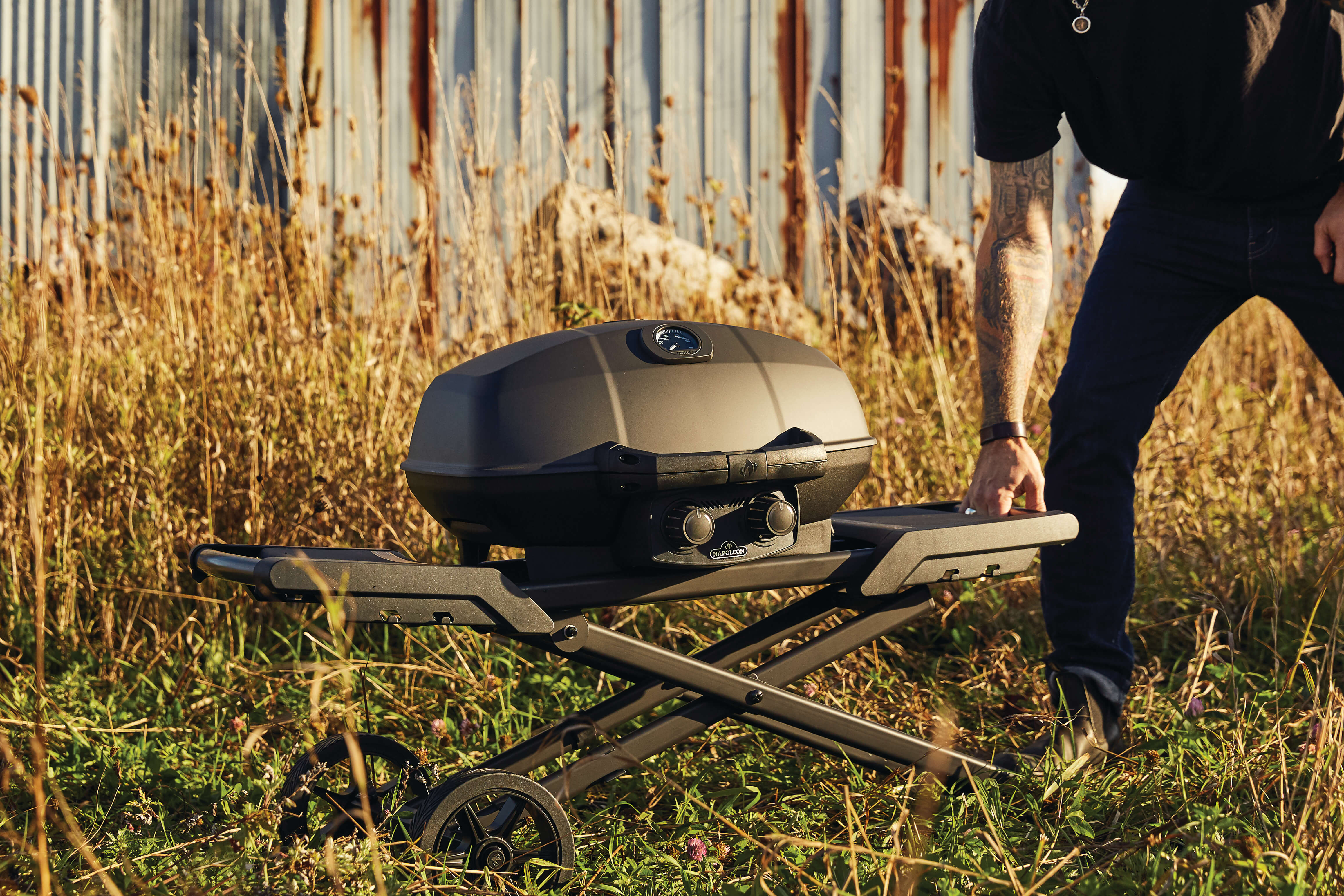 Napoleon PHANTOM TravelQ™ PRO 285 Portable Gas Grill with Scissor Cart - Image 6