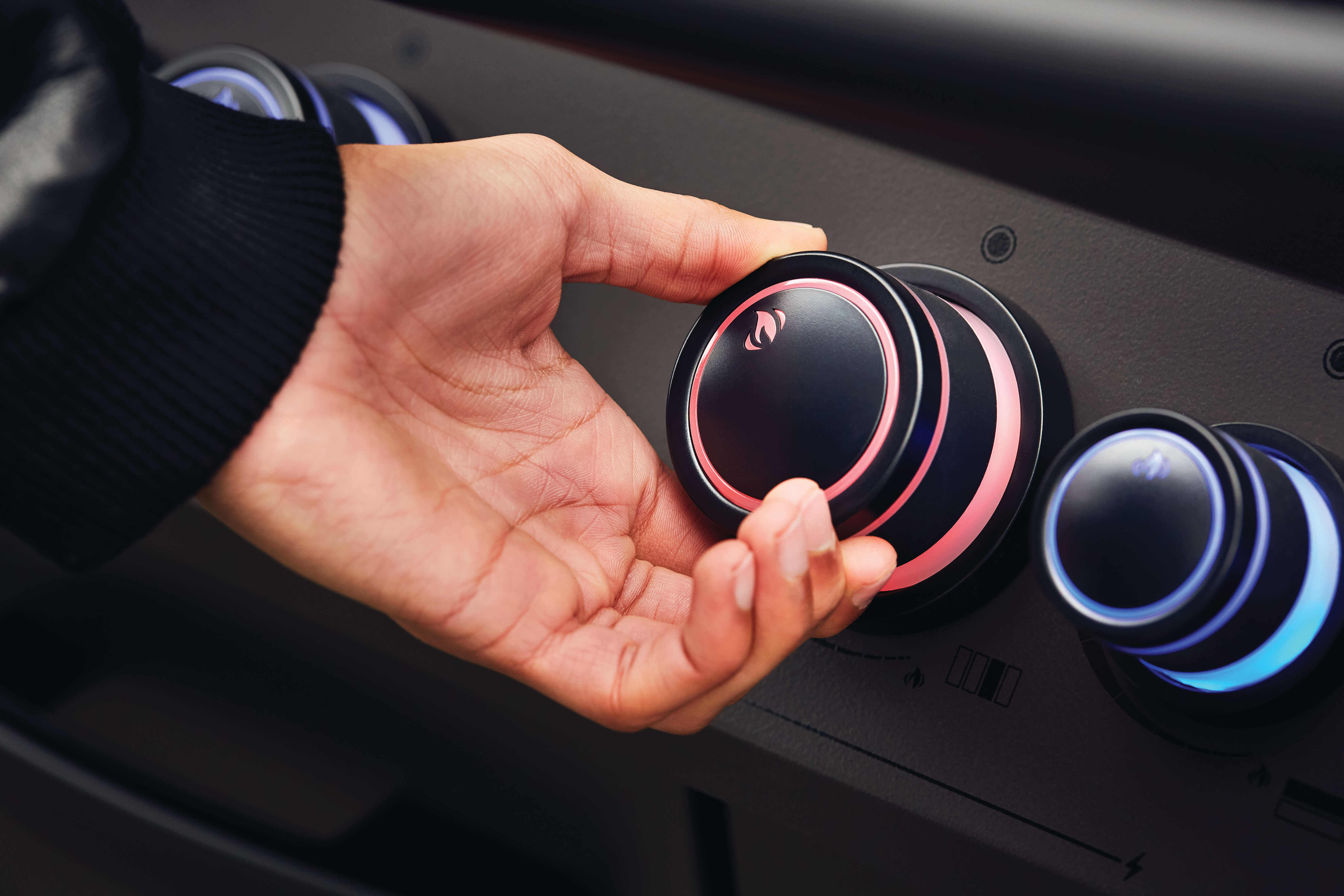 PHANTOM Prestige® 500 Natural Gas Grill with Infrared Side and Rear Burner - Image 6