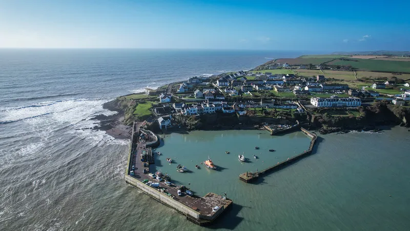 Connecting Communities and Marine Life