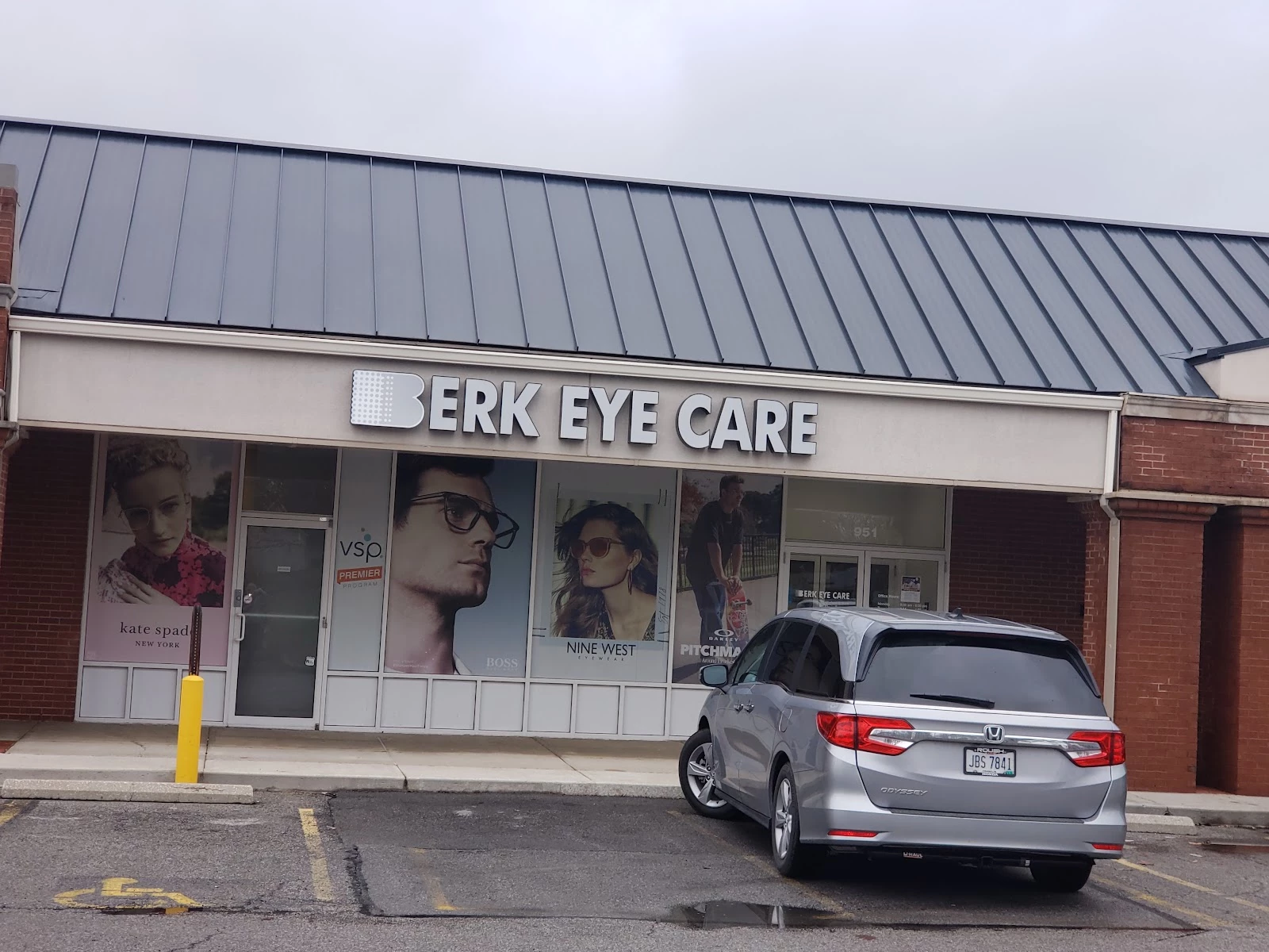 951 E Johnstown Rd