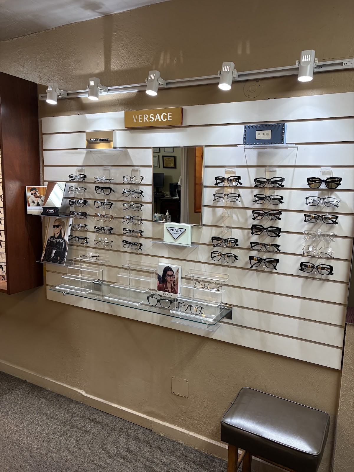 810 North Avalon Boulevard