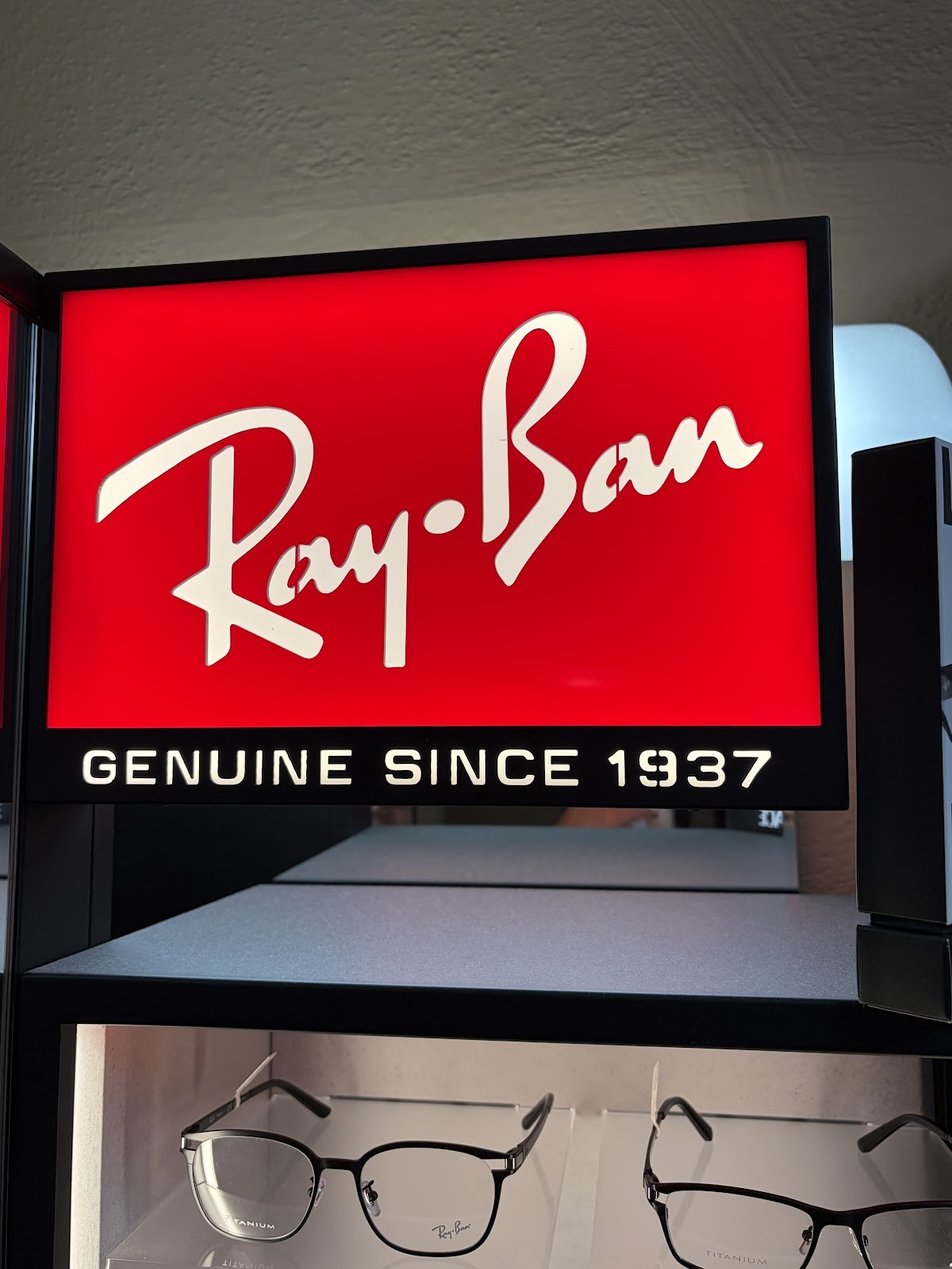 810 North Avalon Boulevard