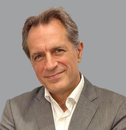 Photograph of Julio Arroyo