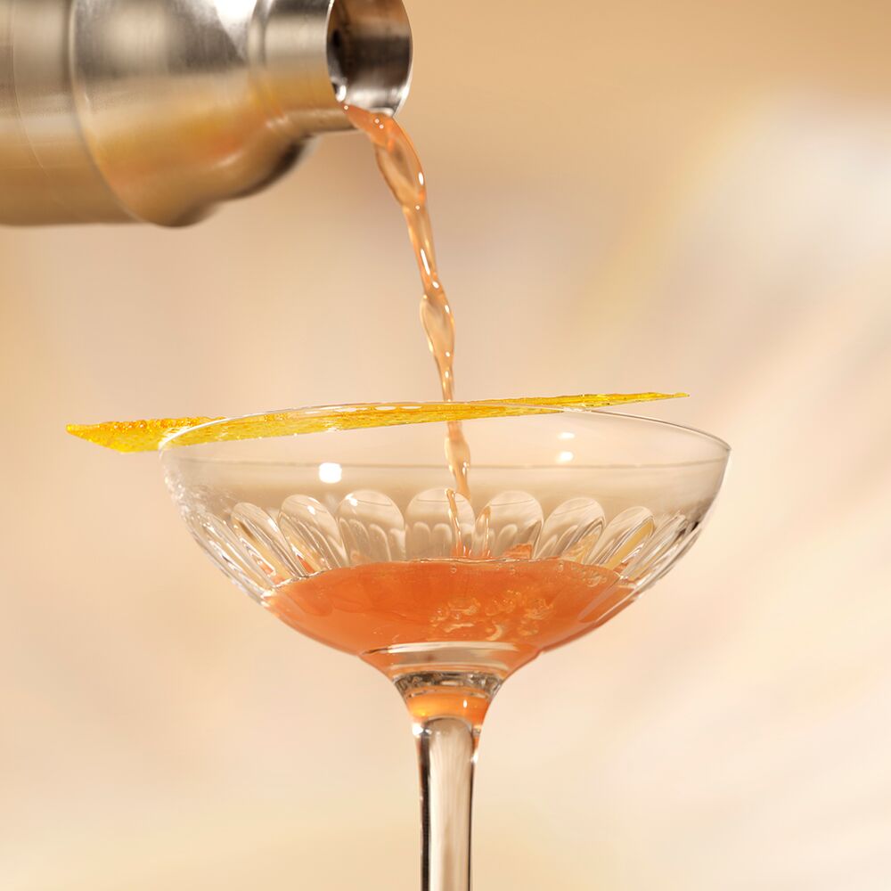 Medium-Remy Martin-Photo-hero_cocktail_1738_harmonia_closeup_1080_1080.jpg